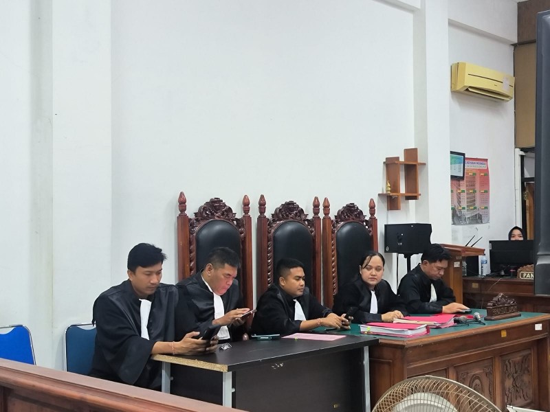 Tim Jaksa Penuntut Umum dari Kejaksaan Tinggi NTT dan Kejaksaan Negeri Kupang Tim Jaksa Penuntut Umum dari Kejaksaan Tinggi NTT dan Kejaksaan Negeri Kupang